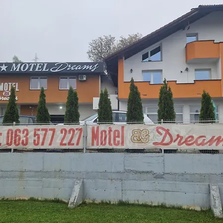 Dreams Hostel *